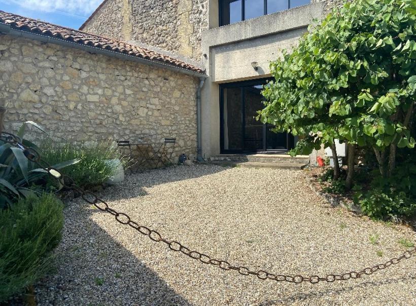 Le Clos Du Mesnil, Logement Totalement Independant Le Tourne Exterior foto